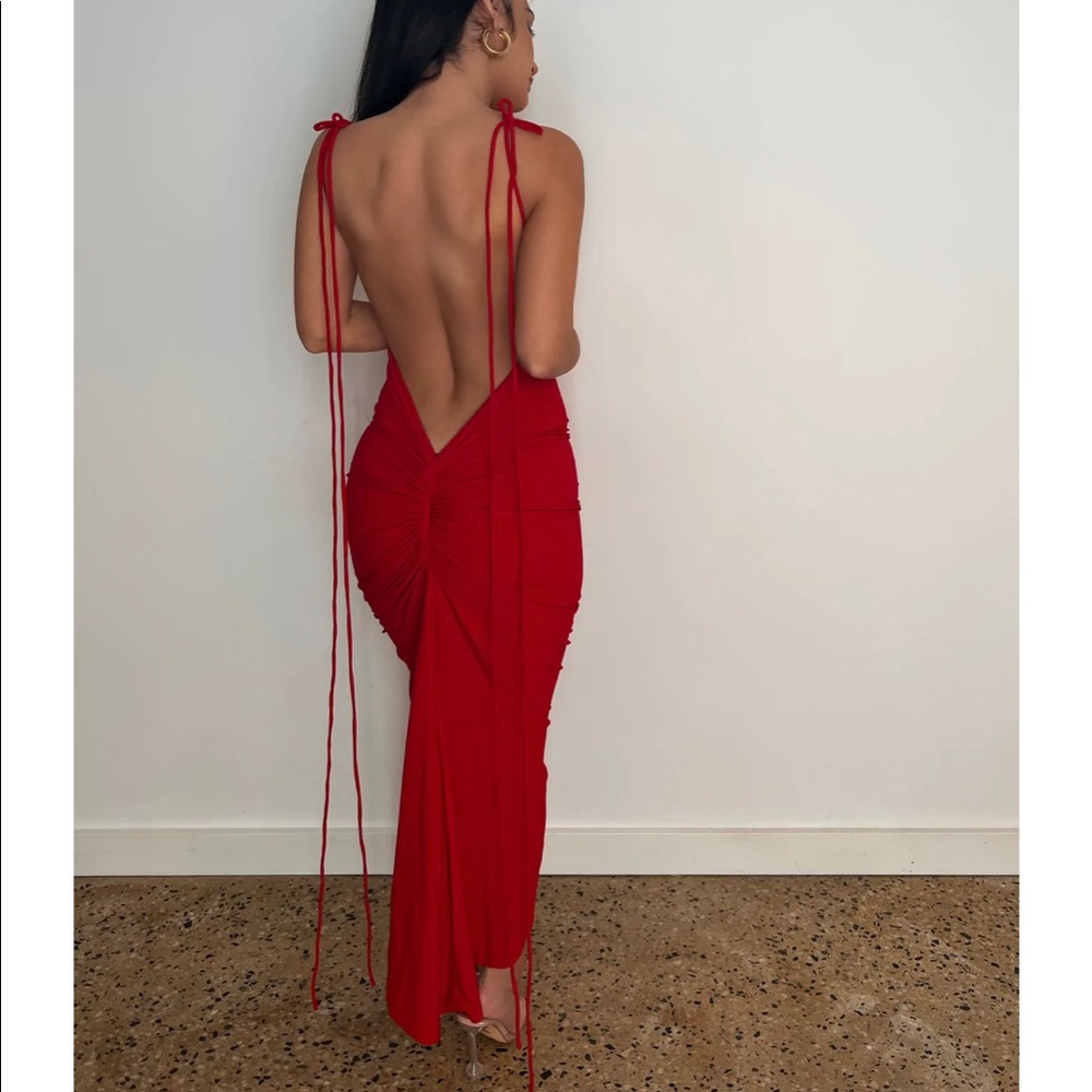 Melani the Label - Azari Midi Dress Backless (Red)